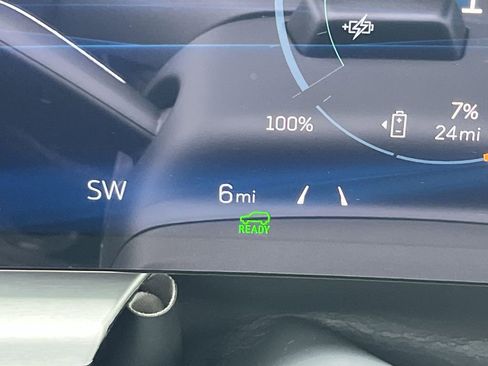 Used 2026 Cadillac Lyriq Premium Luxury image 4