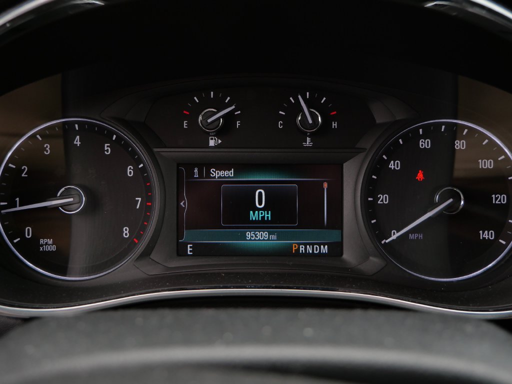 Used 2018 Buick Encore Essence AWD/4WD image 28