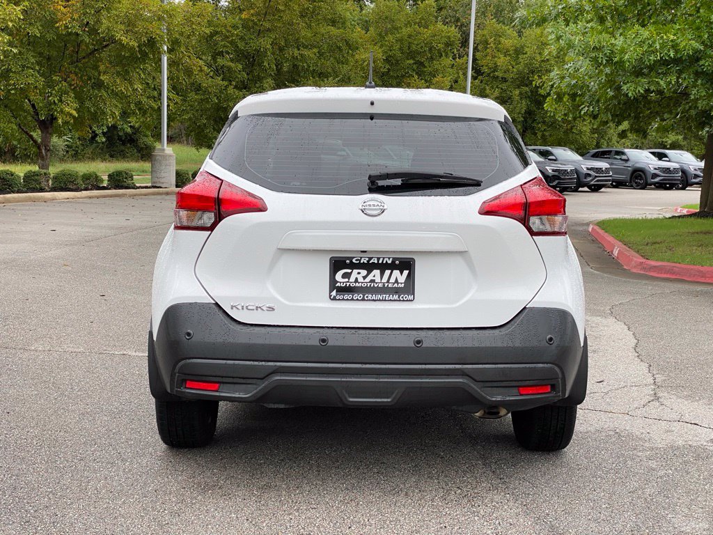 Used 2020 Nissan Kicks S FWD image 6