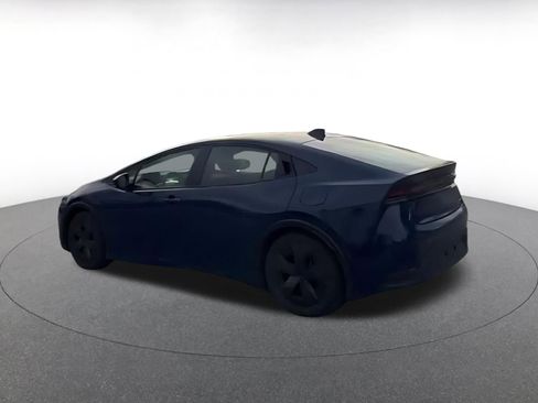 Used 2025 Toyota Prius LE image 9