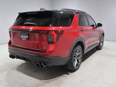 Used 2025 Ford Explorer ST w/ Sun And Sound Package AWD/4WD image 2