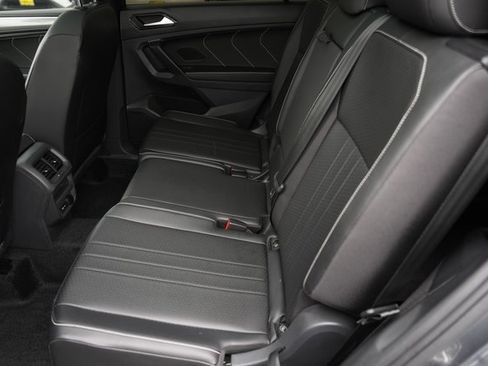 Used 2024 Volkswagen Tiguan SE R-Line image 13