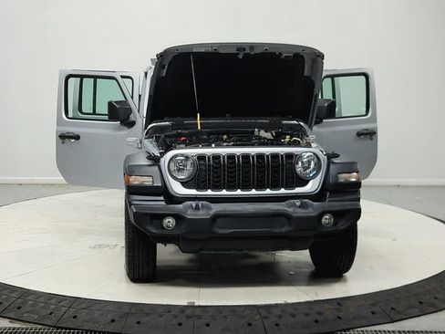 Used 2024 Jeep Wrangler Unlimited Sport AWD/4WD image 11