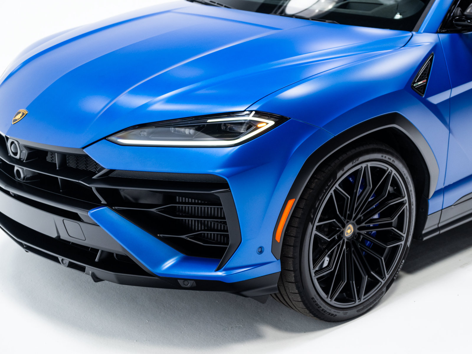 Used 2025 Lamborghini Urus SE AWD/4WD image 33