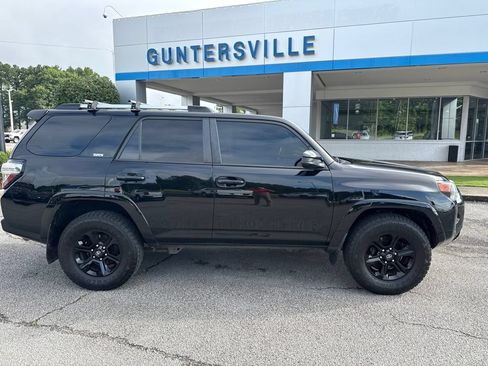 Used 2021 Toyota 4Runner SR5 RWD image 5