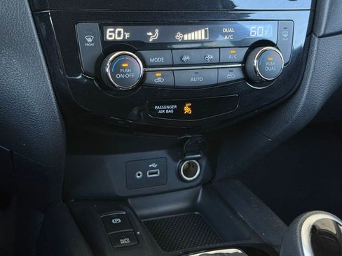 Used 2019 Nissan Rogue SV w/ Premium Package FWD image 20