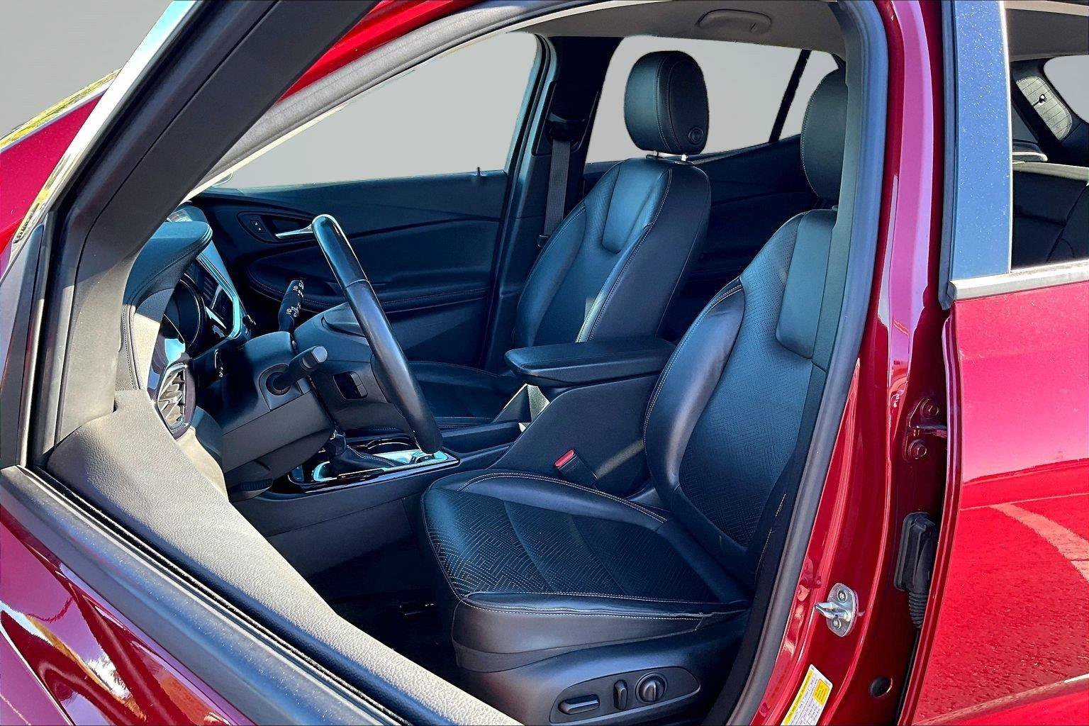 Used 2020 Buick Encore GX Essence FWD image 25