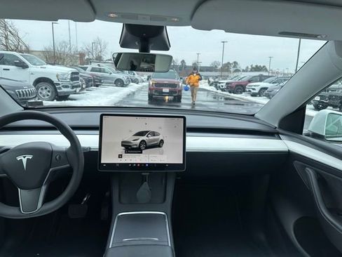 Used 2023 Tesla Model Y Long Range image 25