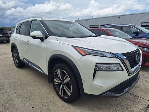 Used 2023 Nissan Rogue SL w/ SL Premium Package FWD image 3