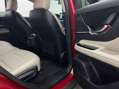 Used 2025 Lincoln Corsair FWD image 36