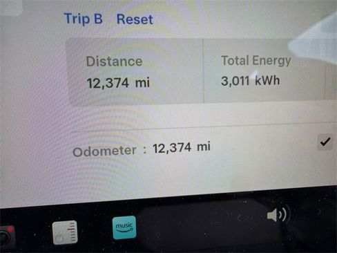 Used 2021 Tesla Model 3 Standard Range Plus image 11