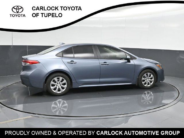 Used 2026 Toyota Corolla LE FWD image 4
