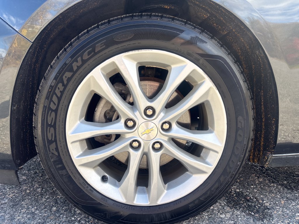 Used 2018 Chevrolet Malibu LT FWD image 25