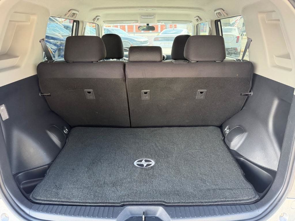 Used 2009 Scion xB FWD image 12