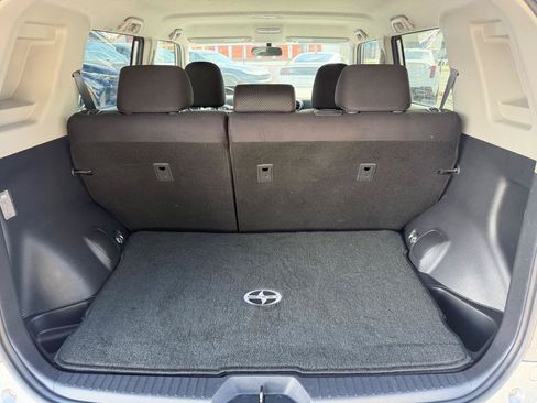 Used 2009 Scion xB FWD image 12
