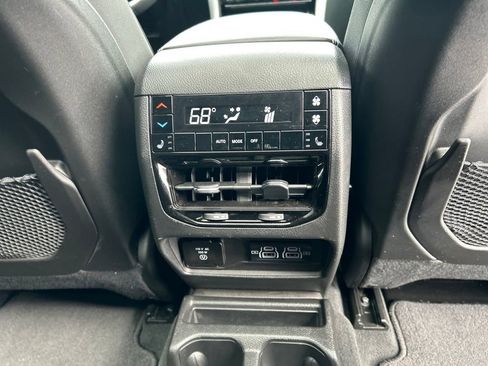 Used 2024 Jeep Grand Cherokee L Limited image 33