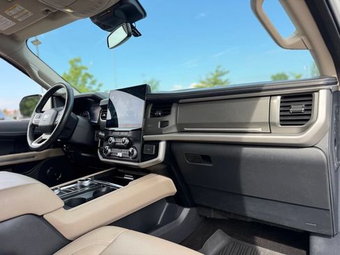 Certified 2023 Ford Expedition XLT AWD/4WD image 15