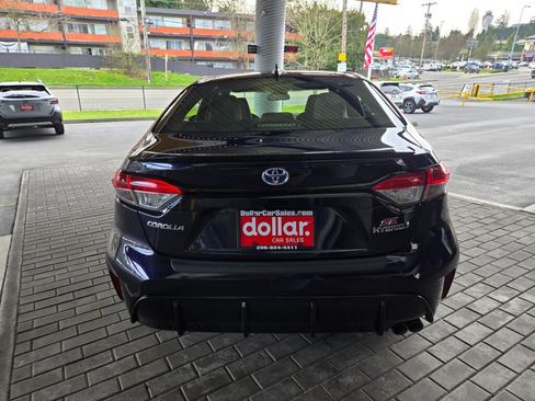 Used 2024 Toyota Corolla SE w/ SE Package image 6