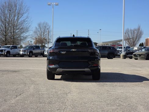 Used 2025 Chevrolet Equinox EV LT image 5