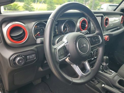 Used 2022 Jeep Wrangler Unlimited Sahara AWD/4WD image 10