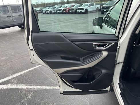 Used 2023 Subaru Forester Limited image 32