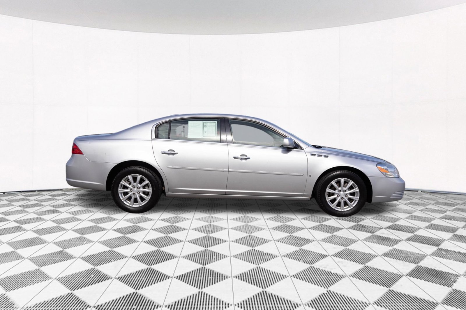 Used 2009 Buick Lucerne CX FWD image 16