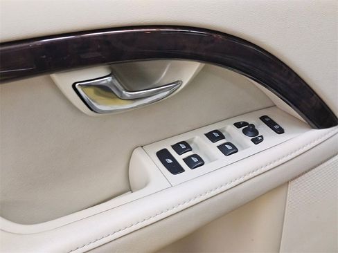Used 2015 Volvo S80 T6 w/ Climate Package image 24