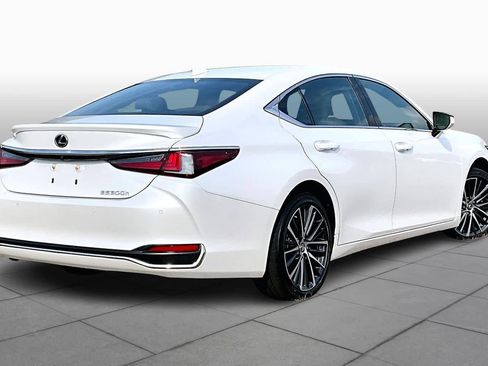 Used 2023 Lexus ES 300h w/ Premium Package image 12