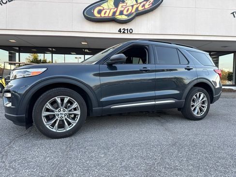 Used 2024 Ford Explorer XLT w/ Equipment Group 202A AWD/4WD image 4