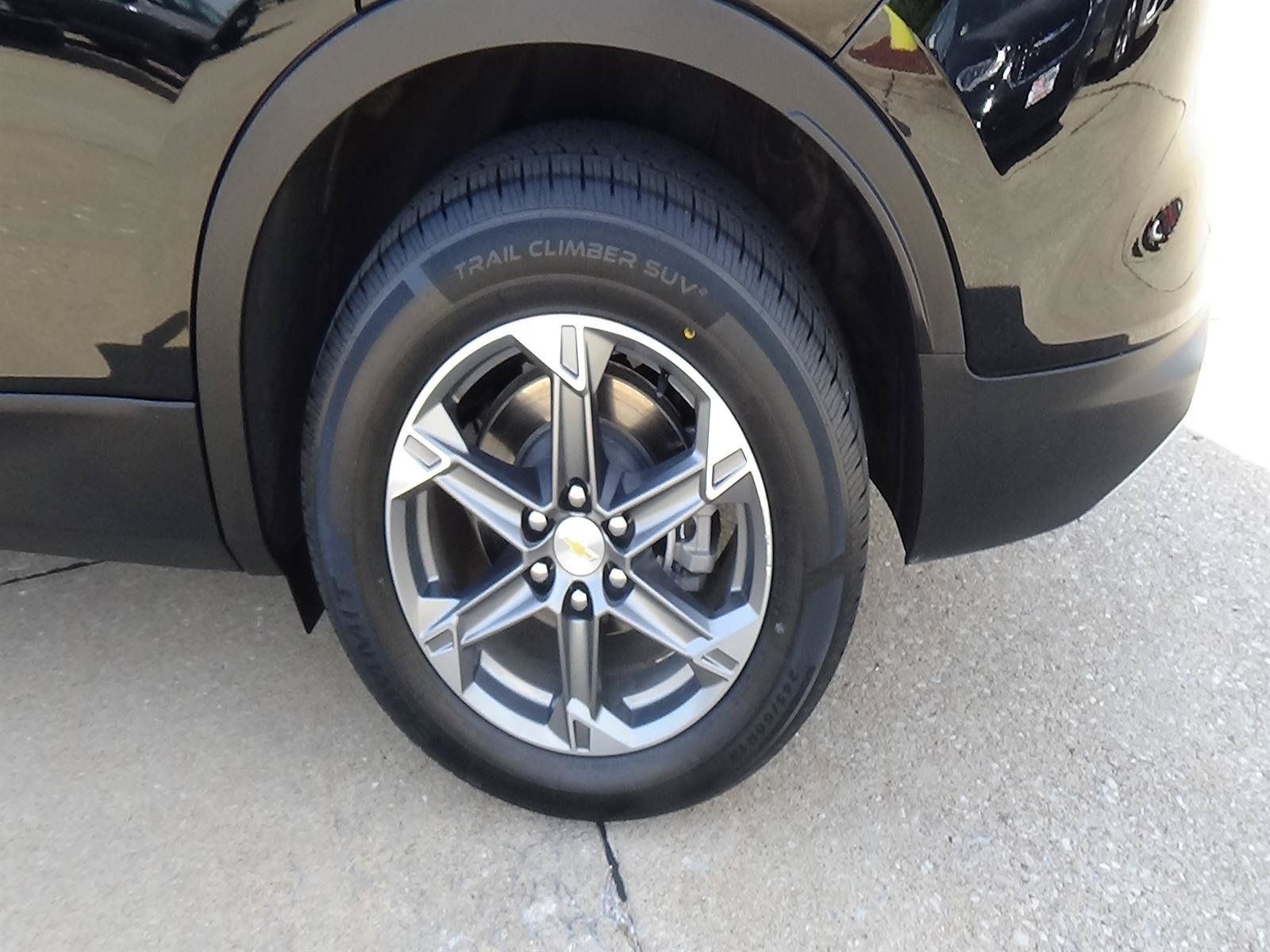 Used 2025 Chevrolet Blazer LT FWD image 10