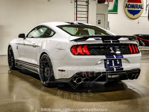 Used 2020 Ford Mustang Shelby GT500 w/ Technology Package RWD image 7