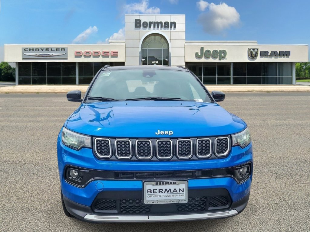 Certified 2024 Jeep Compass Limited AWD/4WD image 2