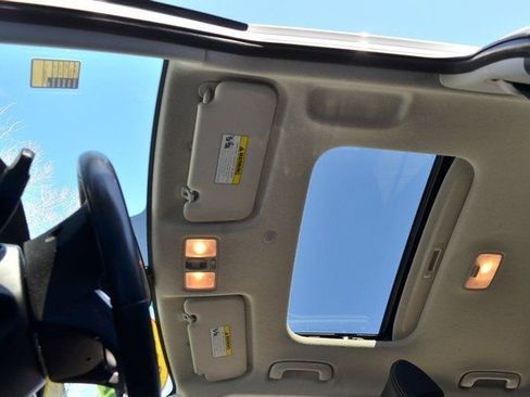 Used 2024 Hyundai Venue SEL image 35