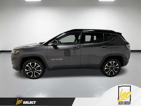 Used 2022 Jeep Compass Limited AWD/4WD image 11