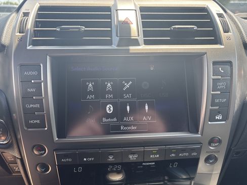 Used 2021 Lexus GX 460 Premium w/ Premium Package AWD/4WD image 23