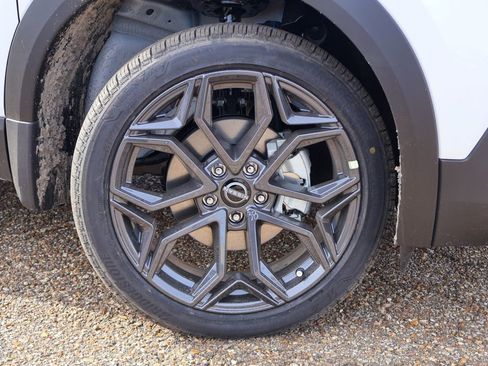 New 2026 Nissan Kicks SR w/ SR Premium Package image 16