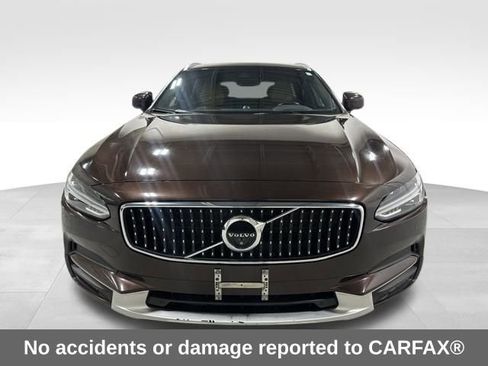 Used 2017 Volvo V90 T6 Cross Country image 3