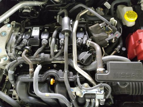 Used 2025 Nissan Sentra SV FWD image 30