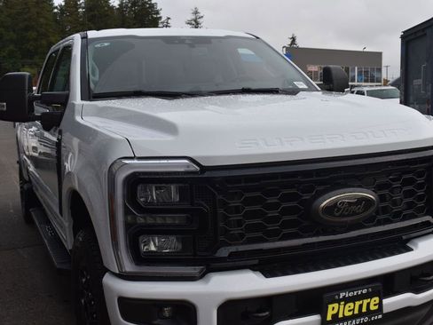 New 2026 Ford F250 XLT w/ XLT Premium Package image 4