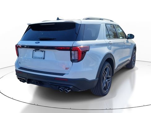 Used 2025 Ford Explorer ST w/ Sun And Sound Package image 6