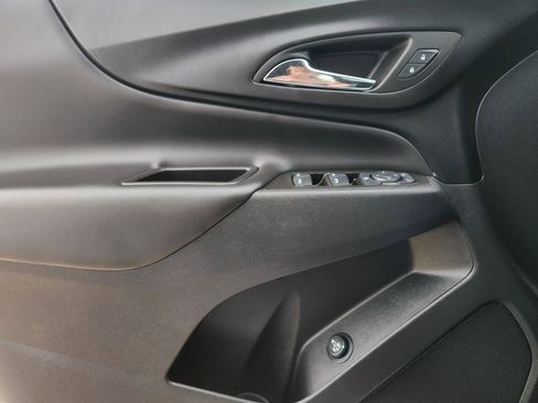 Used 2024 Chevrolet Equinox LT FWD image 28