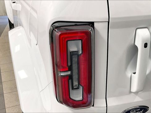 Used 2025 Ford Bronco Outer Banks image 32