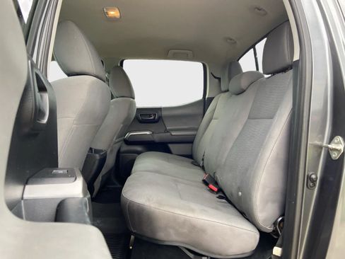 Used 2019 Toyota Tacoma SR5 RWD image 18