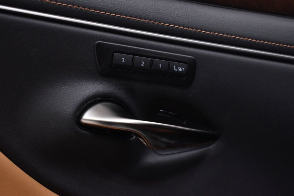 Used 2025 Lexus ES 350 w/ Premium Package FWD image 16