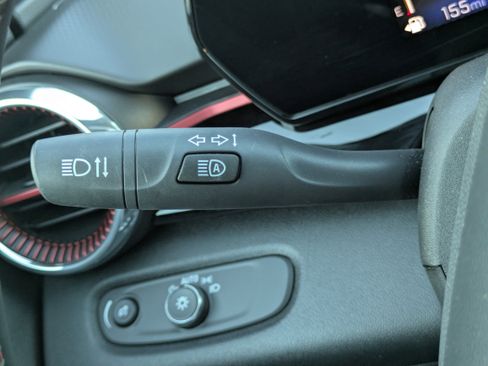 Used 2025 Chevrolet Trax RS w/ Driver Confidence Package image 17