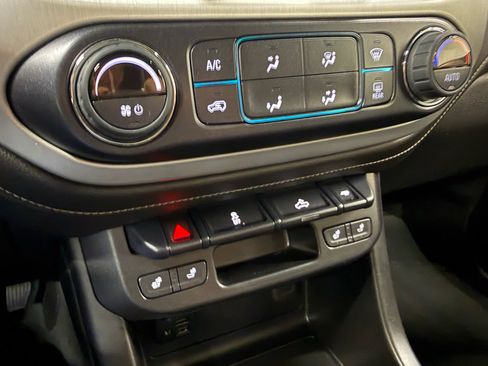 Used 2022 GMC Canyon Elevation w/ Elevation Premium Package AWD/4WD image 38