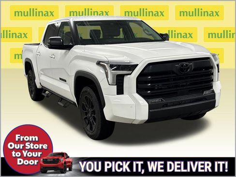 Used 2024 Toyota Tundra SR5 w/ SR5 Premium Package AWD/4WD image 2