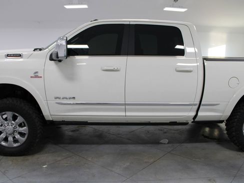 Used 2024 RAM 2500 Limited image 6