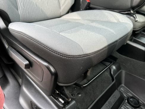 Used 2021 RAM 1500 Big Horn AWD/4WD image 16