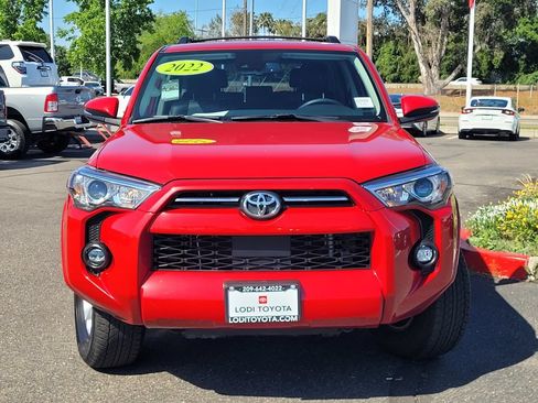 Used 2022 Toyota 4Runner SR5 Premium w/ Moonroof Package RWD image 2